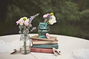 Полевые цветы на столе