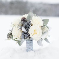 Зимний букет в снегу